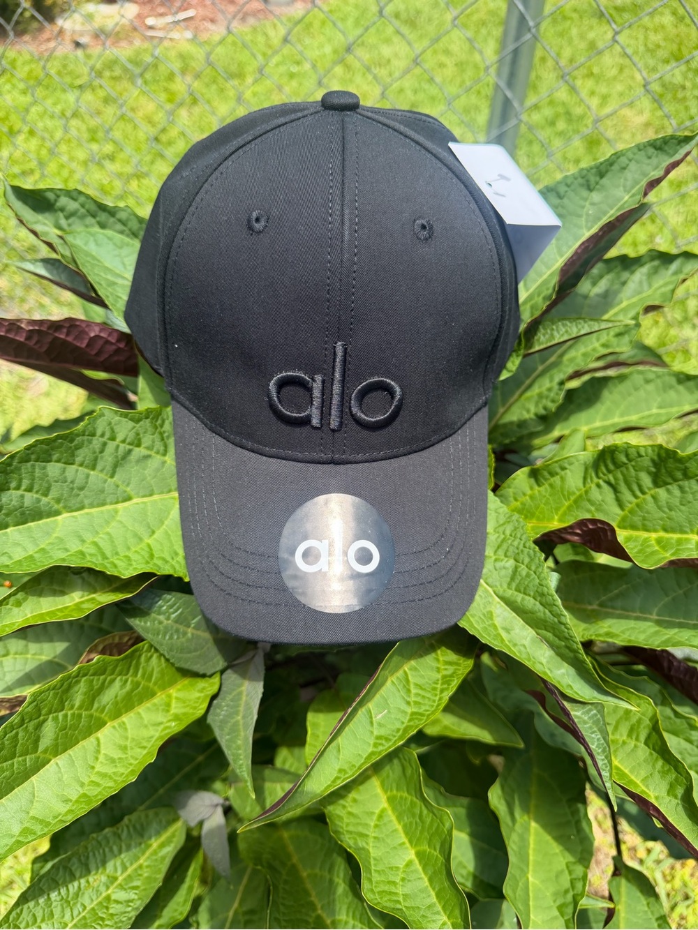 ALO Yoga Off Duty Black Cap - Picture 6 of 16